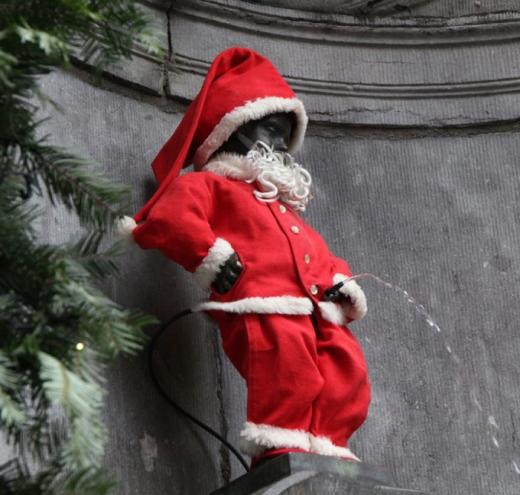 Manneken-Pis als Kerstman