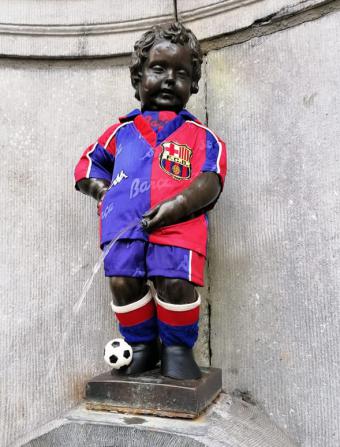 Manneken-Pis als voetballer van FC Barcelona