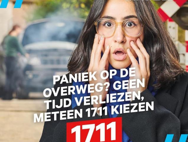 Bel 1711 bij een noodgeval aan een overweg!