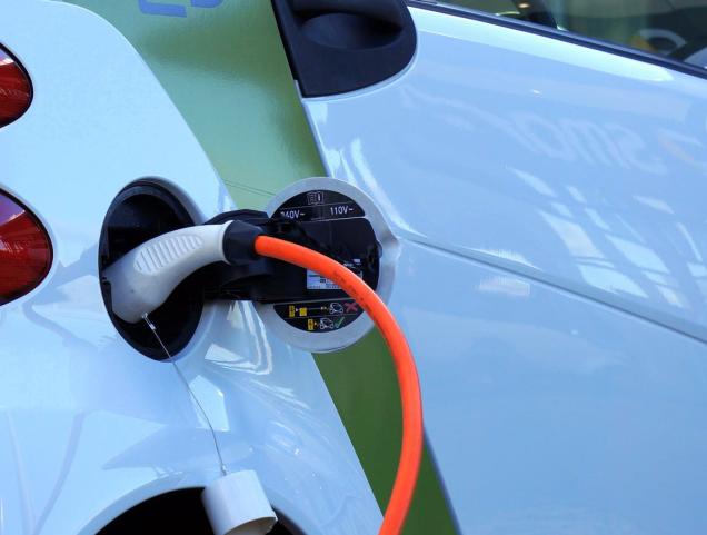 Eerste openbaar laadpunt voor elektrische wagens